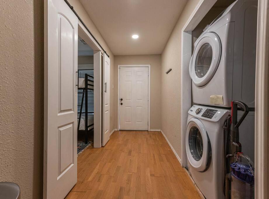 Escape To A Restored 1920S East Waco Bungalow ภายนอก รูปภาพ